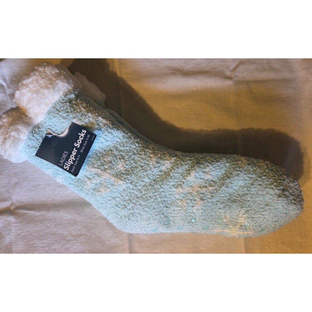 Unbranded Ladies Slipper/Grip Socks NWT One Size Fits Most Lt Blue
